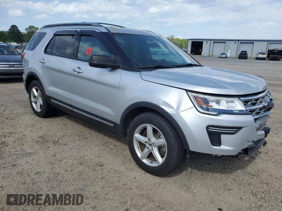 2018 Ford Explorer XLT z VIN 1FM5K7DHXJGB04184, wystawiony jako Copart lot #52551795 z przebiegiem 46 197 mil mil oraz Szkoda całkowita • Salvage title. Historia ofert i sprzedaży dostępna na DreamBid. Obrazek 4.