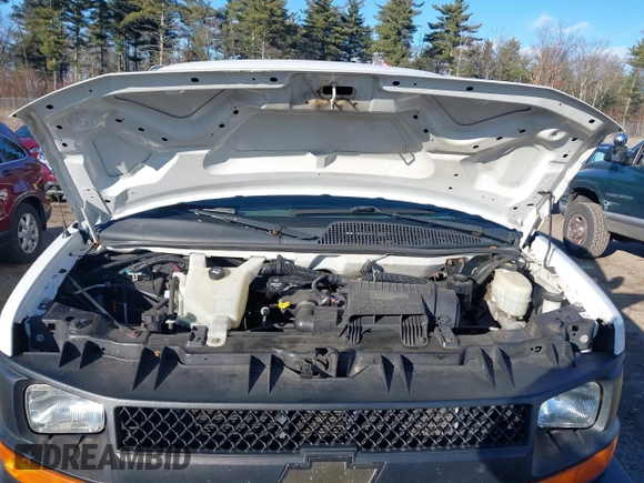 2014 Chevrolet Express Cargo Van with VIN 1GCWGGBA6E1122934, listed as a IAAI auction lot 40999693 with 194,565 mi miles. Bid and sale history available at carsss.com. Image 10.