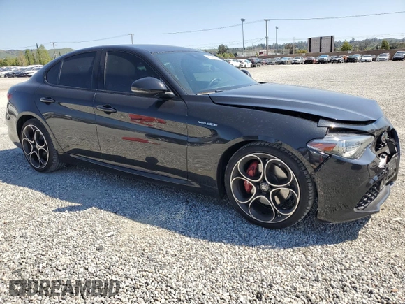 2022 Alfa Romeo Giulia Veloce with VIN ZARFAMBN1N7660074, listed as a Copart auction lot 52597895 with 38,959 mi miles and Salvage Title. Bid and sale history available at carsss.com. Image 4.
