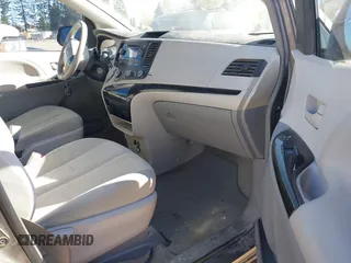 2013 Toyota Sienna L with VIN 5TDZK3DC1DS400675, listed as a IAAI auction lot 42053231 with 85,070 mi miles. Bid and sale history available at carsss.com. Image 5.