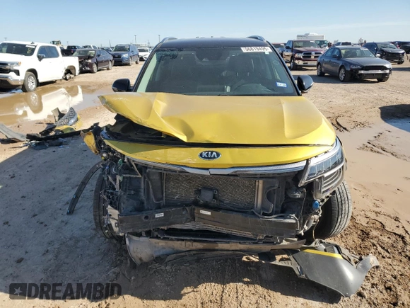 2021 Kia Seltos SX z VIN KNDETCA22M7054427, wystawiony jako Copart lot #56819495 z przebiegiem 93 904 mil mil oraz Szkoda całkowita • Salvage title. Historia ofert i sprzedaży dostępna na DreamBid. Obrazek 5.