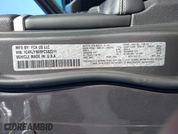 2023 Jeep Grand Cherokee z VIN 1C4RJYB69PC582211, wystawiony jako IAAI lot #40186115 z przebiegiem 3 119 mil mil oraz . Historia ofert i sprzedaży dostępna na DreamBid. Obrazek 9.