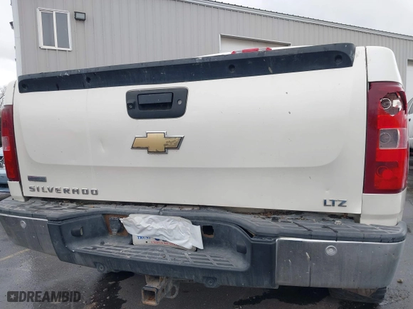 2009 Chevrolet Silverado 1500 LTZ with VIN 3GCEK33379G278538, listed as a IAAI auction lot 41713259 with 228,197 mi miles. Bid and sale history available at carsss.com. Image 6.