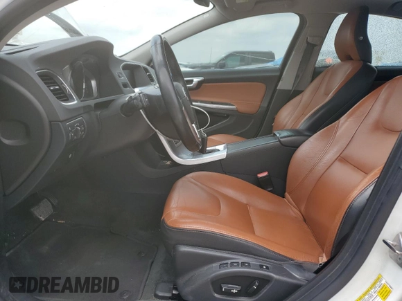 2017 Volvo S60 Inscription с VIN LYV402HK0HB149672, выставлен на аукционе Copart как лот 61354575 с пробегом 134 383 миль миль и Чистый • Clean title. История ставок и продаж доступна на DreamBid. Изображение 7.