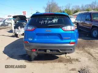 2022 Jeep Cherokee Trailhawk z VIN 1C4PJMBX5ND553336, wystawiony jako IAAI lot #41930991 z przebiegiem 40 832 mil mil oraz . Historia ofert i sprzedaży dostępna na DreamBid. Obrazek 17.