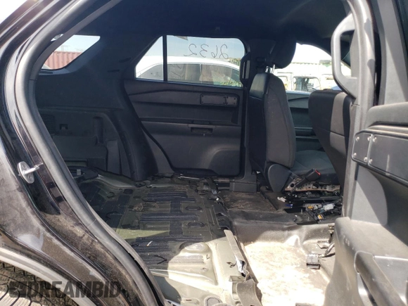 2021 Ford Police Interceptor Utility z VIN 1FM5K8AB6MGC00422, wystawiony jako Copart lot #55836715 z przebiegiem 75 002 mil mil oraz Szkoda całkowita • Salvage title. Historia ofert i sprzedaży dostępna na DreamBid. Obrazek 10.
