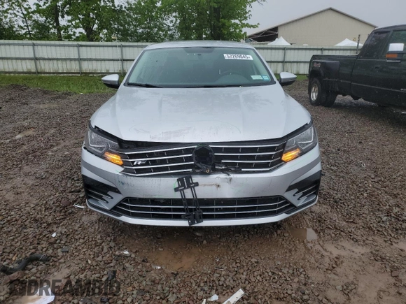 2018 Volkswagen Passat S z VIN 1VWAA7A31JC030768, wystawiony jako Copart lot #57269045 z przebiegiem 88 287 mil mil oraz Szkoda całkowita • Salvage title. Historia ofert i sprzedaży dostępna na DreamBid. Obrazek 5.
