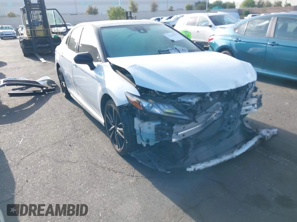 2021 Toyota Camry XSE z VIN 4T1K61AK1MU585677, wystawiony jako IAAI lot #42238920 z przebiegiem 90 089 mil mil oraz . Historia ofert i sprzedaży dostępna na DreamBid. Obrazek 1.