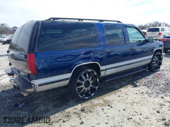 1996 Chevrolet Suburban with VIN 1GNEC16R3TJ375251, listed as a IAAI auction lot 41687460 with 262,907 mi miles. Bid and sale history available at carsss.com. Image 4.