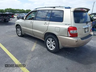 2007 Toyota Highlander Hybrid with VIN JTEHW21A970038823, listed as a IAAI auction lot 42095127 with 193,211 mi miles. Bid and sale history available at carsss.com. Image 3.