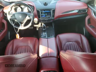 2017 Maserati Levante S z VIN ZN661YUL9HX241244, wystawiony jako Copart lot #69847024 z przebiegiem 35 137 mil mil oraz Czysty tytuł • Clean title. Historia ofert i sprzedaży dostępna na DreamBid. Obrazek 8.