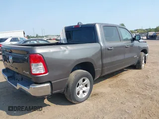 2019 Ram 1500 Big Horn z VIN 1C6RRFFGXKN709911, wystawiony jako IAAI lot #40337177 z przebiegiem 124 338 mil mil oraz . Historia ofert i sprzedaży dostępna na DreamBid. Obrazek 4.