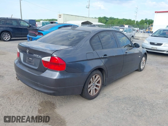 2007 BMW 3 Series 328xi z VIN WBAVC93527KX53775, wystawiony jako IAAI lot #42124420 z przebiegiem Nie podano mil oraz . Historia ofert i sprzedaży dostępna na DreamBid. Obrazek 4.