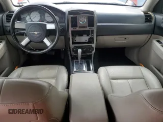 2007 Chrysler 300 Touring z VIN 2C3KA53G57H858764, wystawiony jako Copart lot #50928775 z przebiegiem 129 258 mil mil oraz Szkoda całkowita • Salvage title. Historia ofert i sprzedaży dostępna na DreamBid. Obrazek 8.