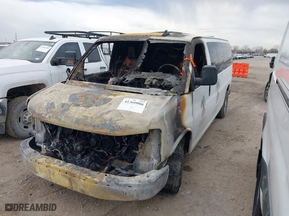 2022 Chevrolet Express Passenger LS with VIN 1GAZGNFP9N1207663, listed as a IAAI auction lot 41360008 with 1 mi miles. Bid and sale history available at carsss.com. Image 2.