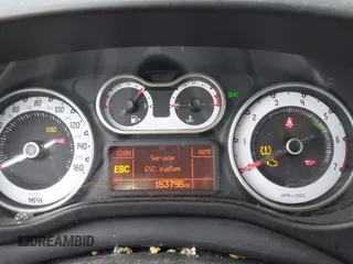 2014 FIAT 500L Pop z VIN ZFBCFAAH8EZ000209, wystawiony jako IAAI lot #42441433 z przebiegiem 153 795 mil mil oraz . Historia ofert i sprzedaży dostępna na DreamBid. Obrazek 7.