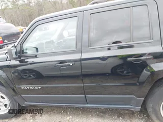 2016 Jeep Patriot Sport z VIN 1C4NJPBA9GD734320, wystawiony jako IAAI lot #41762036 z przebiegiem 121 945 mil mil oraz . Historia ofert i sprzedaży dostępna na DreamBid. Obrazek 13.