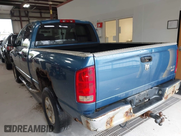 2005 Dodge 1500 SLT with VIN 1D7HU18D45S300274, listed as a IAAI auction lot 42138772 with 204,355 mi miles. Bid and sale history available at carsss.com. Image 3.