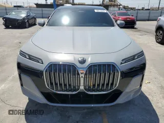 2023 BMW 7 Series 740i with VIN WBA23EH05PCM61539, listed as a Copart auction lot 58013225 with 16,242 mi miles and Salvage title. Bid and sale history available at DreamBid. Image 5.