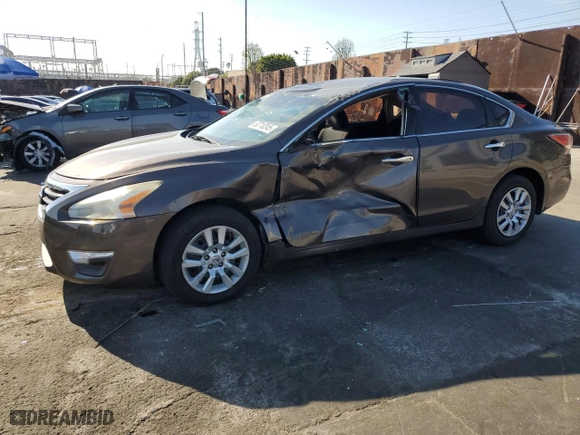 2014 Nissan Altima 2.5 S with VIN 1N4AL3APXEN256817, listed as a Copart auction lot 50710245 with 152,757 mi miles and Salvage Title. Bid and sale history available at carsss.com. Image 1.