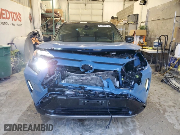 2024 Toyota RAV4 Hybrid XSE with VIN 2T3E6RFV5RW072655, listed as a Copart auction lot 81327074 with 3,558 mi miles and Salvage Title. Bid and sale history available at carsss.com. Image 5.
