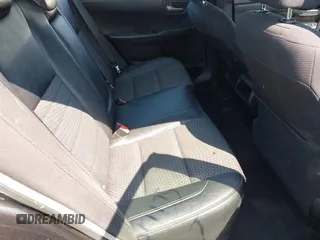 2015 Toyota Camry XLE z VIN 4T1BF1FK4FU933984, wystawiony jako IAAI lot #42121695 z przebiegiem Nie podano mil oraz . Historia ofert i sprzedaży dostępna na DreamBid. Obrazek 8.