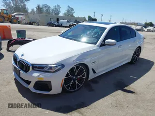 2022 BMW 5 Series 530e xDrive with VIN WBA33AG01NCJ52906, listed as a IAAI auction lot 42686511 with 45,710 mi miles and . Bid and sale history available at DreamBid. Image 17.
