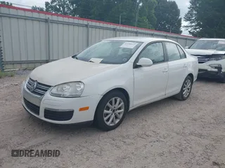 2010 Volkswagen Jetta Limited Edition с VIN 3VWAX7AJ8AM091384, выставлен на аукционе IAAI как лот 42286113 с пробегом 103 505 миль миль и . История ставок и продаж доступна на DreamBid. Изображение 2.