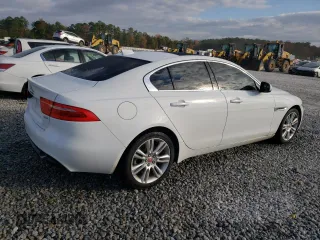 2019 Jaguar XE 25t z VIN SAJAR4FX6KCP52410, wystawiony jako Copart lot #82199484 z przebiegiem 89 027 mil mil oraz Szkoda całkowita • Salvage title. Historia ofert i sprzedaży dostępna na DreamBid. Obrazek 3.