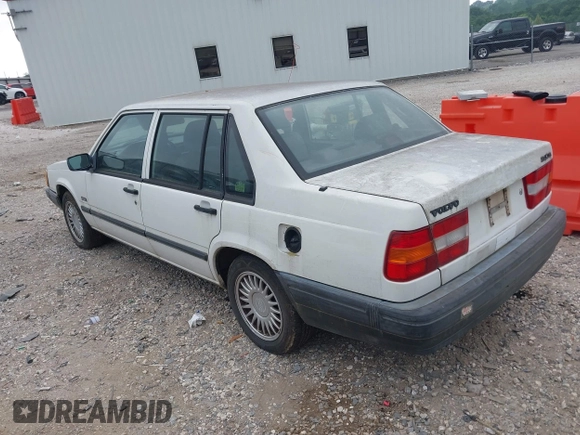 1992 Volvo 900 GLS z VIN YV1JS8836N3074356, wystawiony jako IAAI lot #42253390 z przebiegiem 195 310 mil mil oraz . Historia ofert i sprzedaży dostępna na DreamBid. Obrazek 3.
