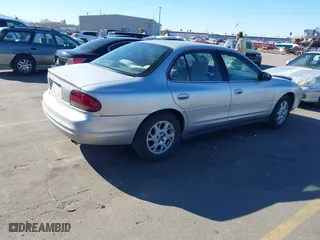 2002 Oldsmobile Intrigue GX with VIN 1G3WH52H02F104930, listed as a IAAI auction lot 41882923 with 187,601 mi miles. Bid and sale history available at carsss.com. Image 4.