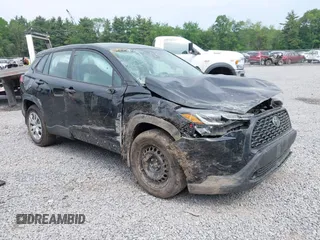 2022 Toyota Corolla Cross L with VIN 7MUAAABG6NV032964, listed as a IAAI auction lot 42458401 with 33,777 mi miles and . Bid and sale history available at DreamBid. Image 1.