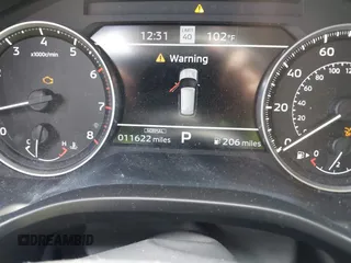 2024 Mitsubishi Outlander SE z VIN JA4J3VA83RZ082399, wystawiony jako IAAI lot #42305992 z przebiegiem 11 622 mil mil oraz . Historia ofert i sprzedaży dostępna na DreamBid. Obrazek 7.