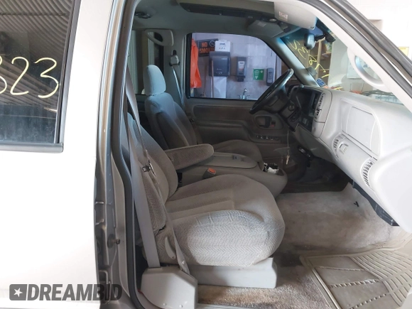 1999 GMC Suburban with VIN 3GKFK16R7XG549530, listed as a IAAI auction lot 41778323 with 174,866 mi miles and . Bid and sale history available at DreamBid. Image 5.