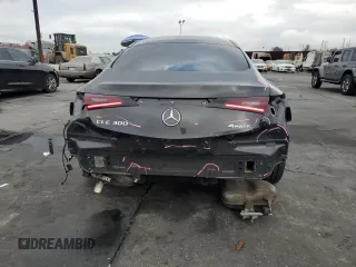 2024 Mercedes-Benz CLE 300 z VIN W1KMJ4HB1RF004067, wystawiony jako Copart lot #86732044 z przebiegiem 5039 mil mil oraz Szkody całkowita. Historia ofert i sprzedaży dostępna na DreamBid. Obrazek 6.