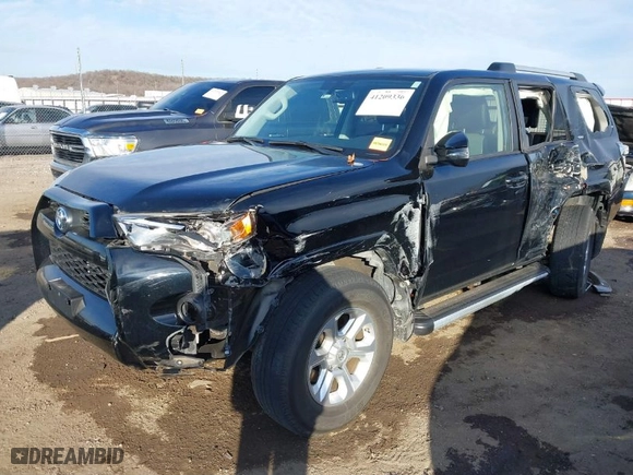 2019 Toyota 4Runner SR5 with VIN JTEBU5JRXK5705753, listed as a IAAI auction lot 41209336 with 31,431 mi miles. Bid and sale history available at carsss.com. Image 6.