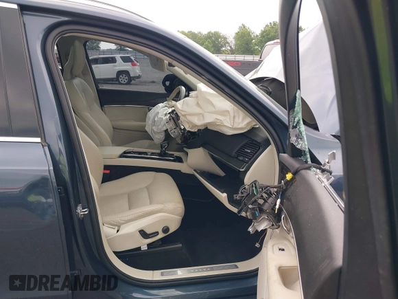 2020 Volvo XC90 Momentum с VIN YV4102CK2L1546386, выставлен на аукционе IAAI как лот 42413944 с пробегом 111 562 миль миль и . История ставок и продаж доступна на DreamBid. Изображение 5.