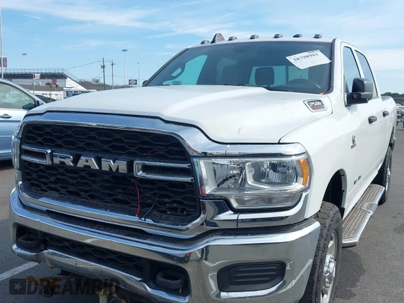 2022 Ram 2500 Tradesman with VIN 3C6UR5CL5NG222389, listed as a IAAI auction lot 38798981 with 62,755 mi miles. Bid and sale history available at carsss.com. Image 17.