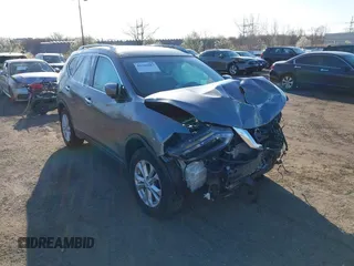 2016 Nissan Rogue SV z VIN KNMAT2MV8GP605043, wystawiony jako IAAI lot #41946083 z przebiegiem 88 738 mil mil oraz . Historia ofert i sprzedaży dostępna na DreamBid. Obrazek 1.