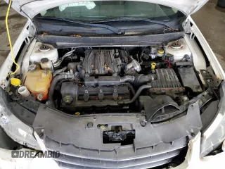 2010 Chrysler Sebring Limited z VIN 1C3CC5FD8AN162043, wystawiony jako Copart lot #68384784 z przebiegiem 71 477 mil mil oraz Szkoda całkowita • Salvage title. Historia ofert i sprzedaży dostępna na DreamBid. Obrazek 11.