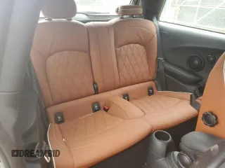 2023 MINI Hardtop Cooper SE z VIN WMW13DJ07P2T83092, wystawiony jako Copart lot #49223965 z przebiegiem 9 596 mil mil oraz Szkoda całkowita • Salvage title. Historia ofert i sprzedaży dostępna na DreamBid. Obrazek 11.