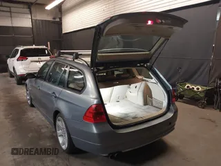 2006 BMW 3 Series 325xi with VIN WBAVT13506KW23509, listed as a IAAI auction lot 41621786 with 196,193 mi miles and . Bid and sale history available at DreamBid. Image 3.