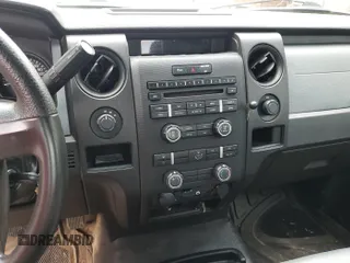 2013 Ford F-150 XL z VIN 1FTEX1EM7DKF27157, wystawiony jako IAAI lot #42786348 z przebiegiem 157 918 mil mil oraz . Historia ofert i sprzedaży dostępna na DreamBid. Obrazek 18.