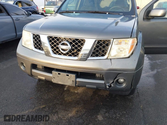 2005 Nissan Pathfinder SE with VIN 5N1AR18U35C745284, listed as a IAAI auction lot 41473294 with 84,403 mi miles. Bid and sale history available at carsss.com. Image 6.