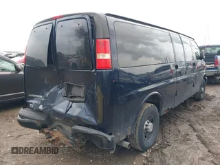2008 Chevrolet Express Passenger z VIN 1GAHG39K681190793, wystawiony jako IAAI lot #41138205 z przebiegiem 194 796 mil mil oraz . Historia ofert i sprzedaży dostępna na DreamBid. Obrazek 6.
