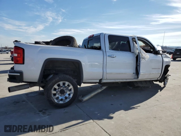 2018 GMC Sierra 2500HD Denali z VIN 1GT12UEYXJF225397, wystawiony jako Copart lot #87736565 z przebiegiem Nie podano mil oraz Nie do naprawy • Non repairable. Historia ofert i sprzedaży dostępna na DreamBid. Obrazek 3.