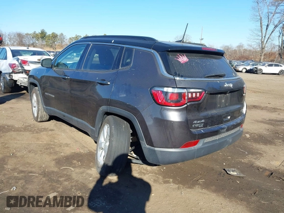 2020 Jeep Compass Latitude with VIN 3C4NJDBB9LT217059, listed as a IAAI auction lot 41645658 with 61,972 mi miles. Bid and sale history available at carsss.com. Image 3.
