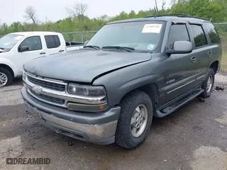 2002 Chevrolet Tahoe LT with VIN 1GNEC13Z02R243052, listed as a IAAI auction lot 41909540 with 360,010 mi miles. Bid and sale history available at carsss.com. Image 2.