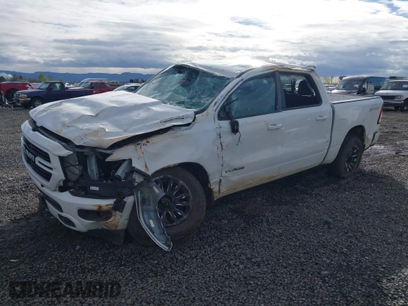 2020 Ram 1500 Big Horn z VIN 1C6SRFFT7LN128110, wystawiony jako IAAI lot #41885725 z przebiegiem 124 043 mil mil oraz . Historia ofert i sprzedaży dostępna na DreamBid. Obrazek 18.
