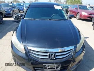 2011 Honda Accord EX z VIN 1HGCP2F70BA036181, wystawiony jako IAAI lot #41996641 z przebiegiem 214 601 mil mil oraz . Historia ofert i sprzedaży dostępna na DreamBid. Obrazek 13.